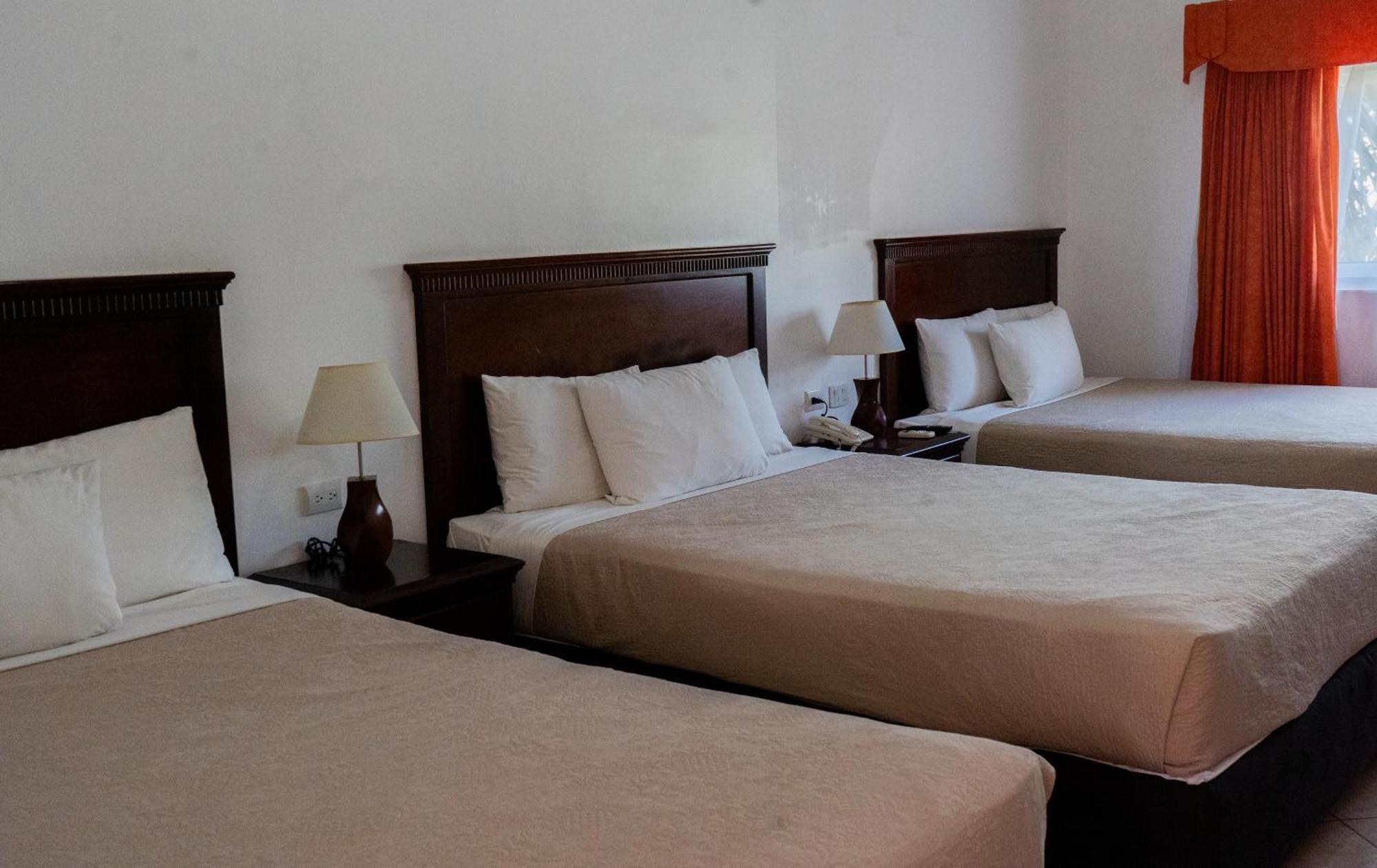 Hotel Cayman Suites 몬테리코 외부 사진