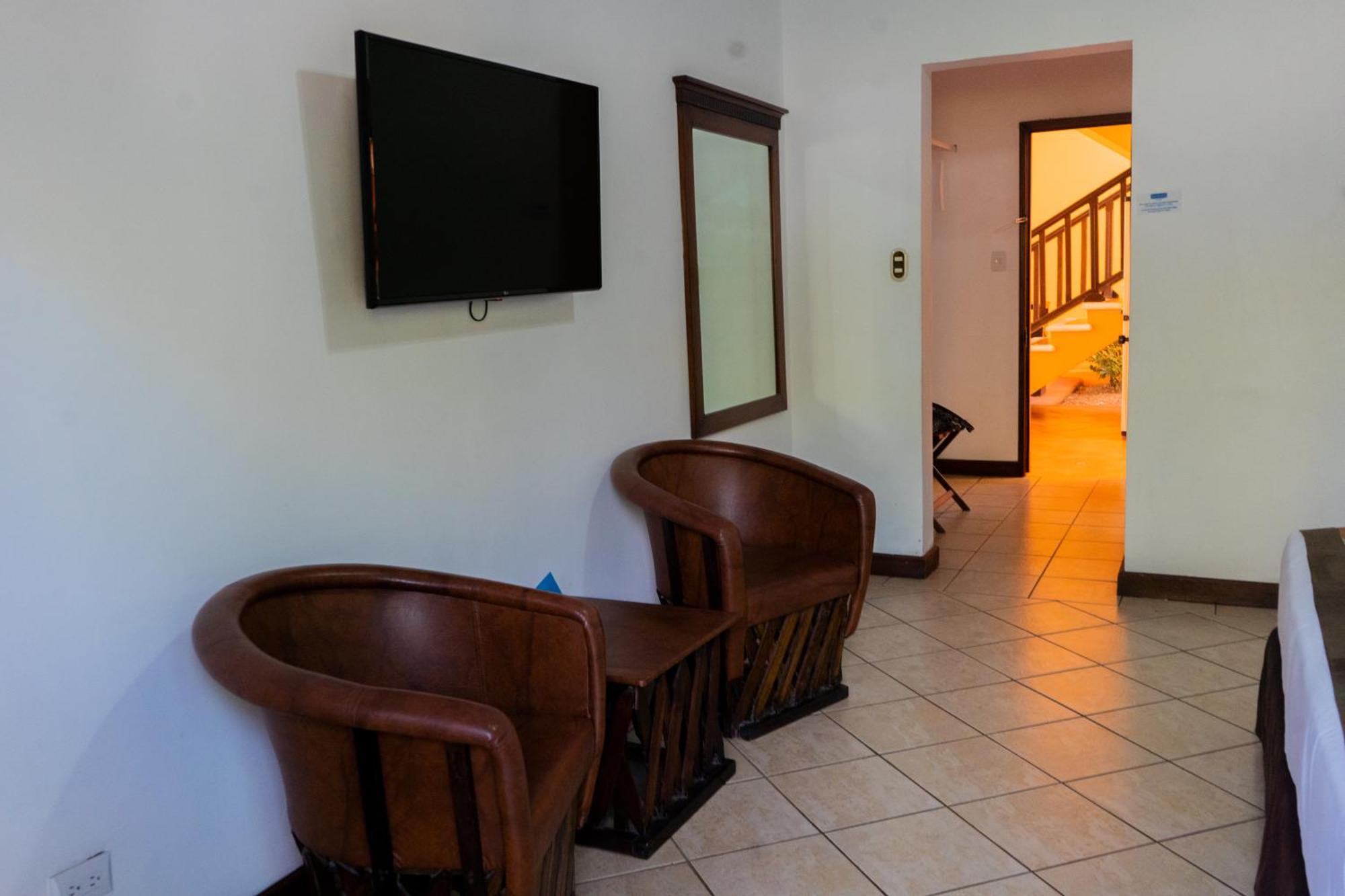 Hotel Cayman Suites 몬테리코 외부 사진