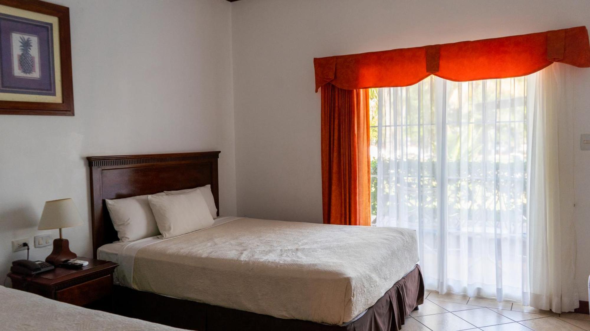Hotel Cayman Suites 몬테리코 외부 사진