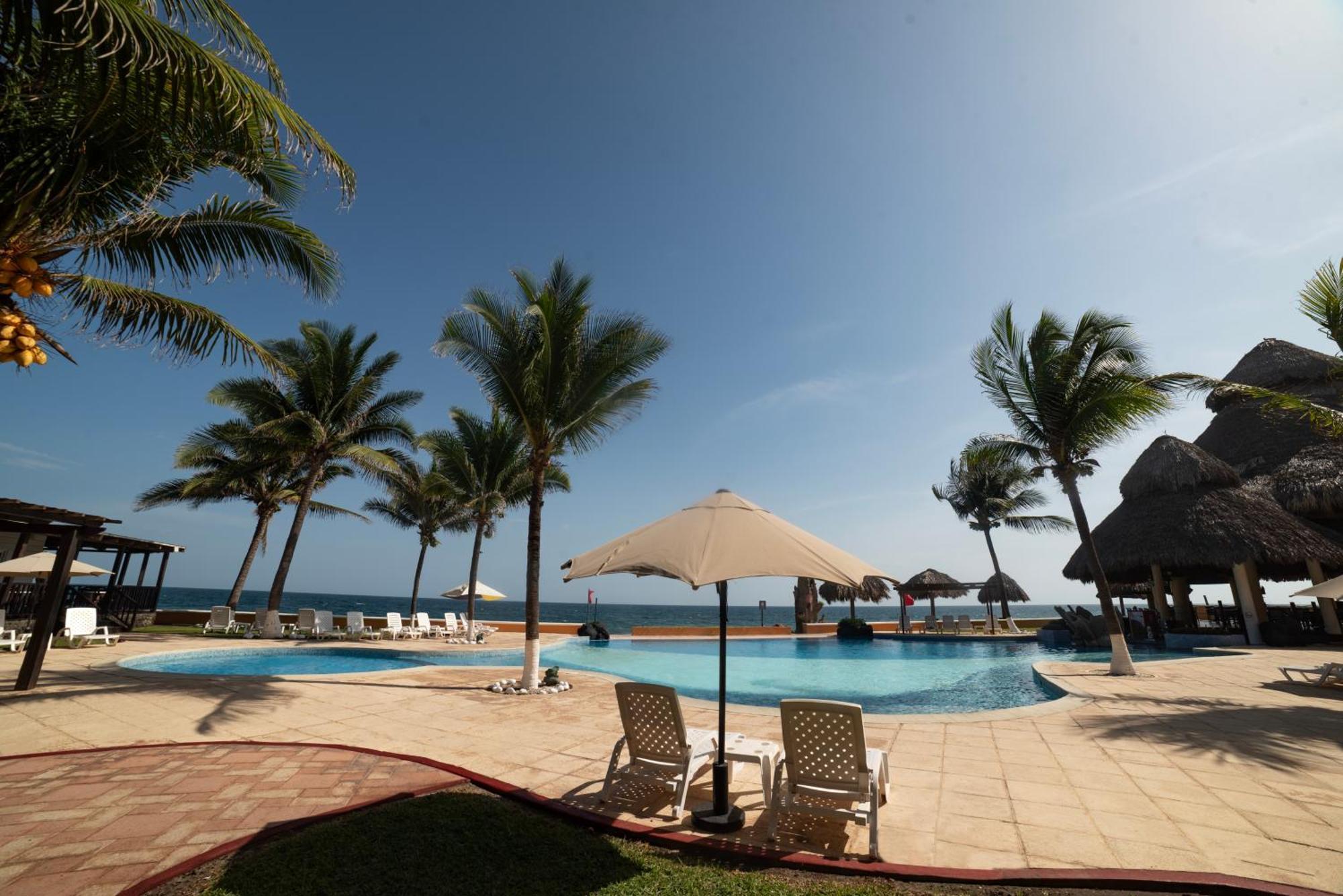 Hotel Cayman Suites 몬테리코 외부 사진