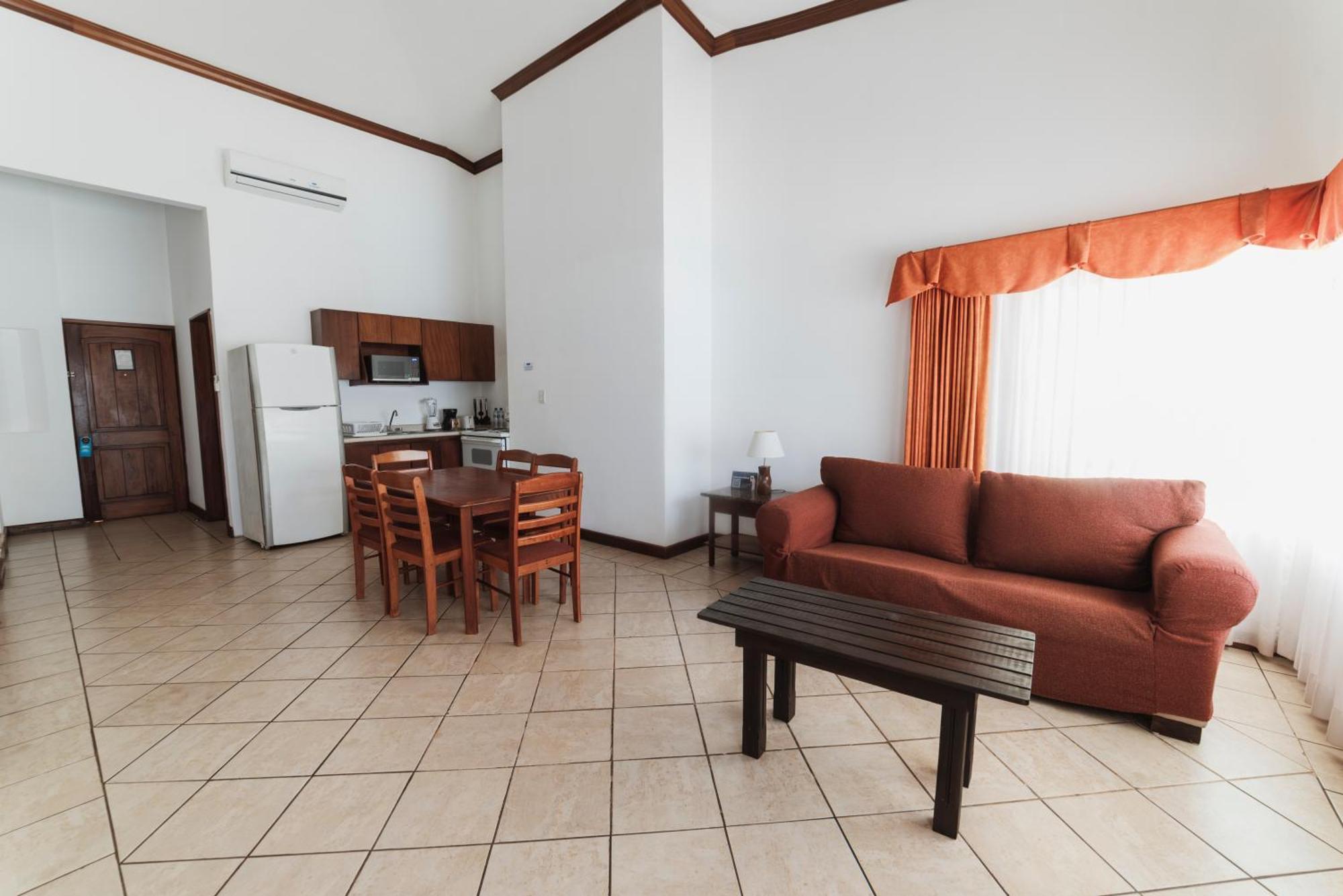 Hotel Cayman Suites 몬테리코 외부 사진