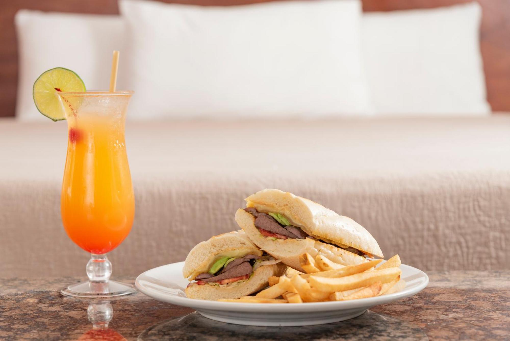 Hotel Cayman Suites 몬테리코 외부 사진