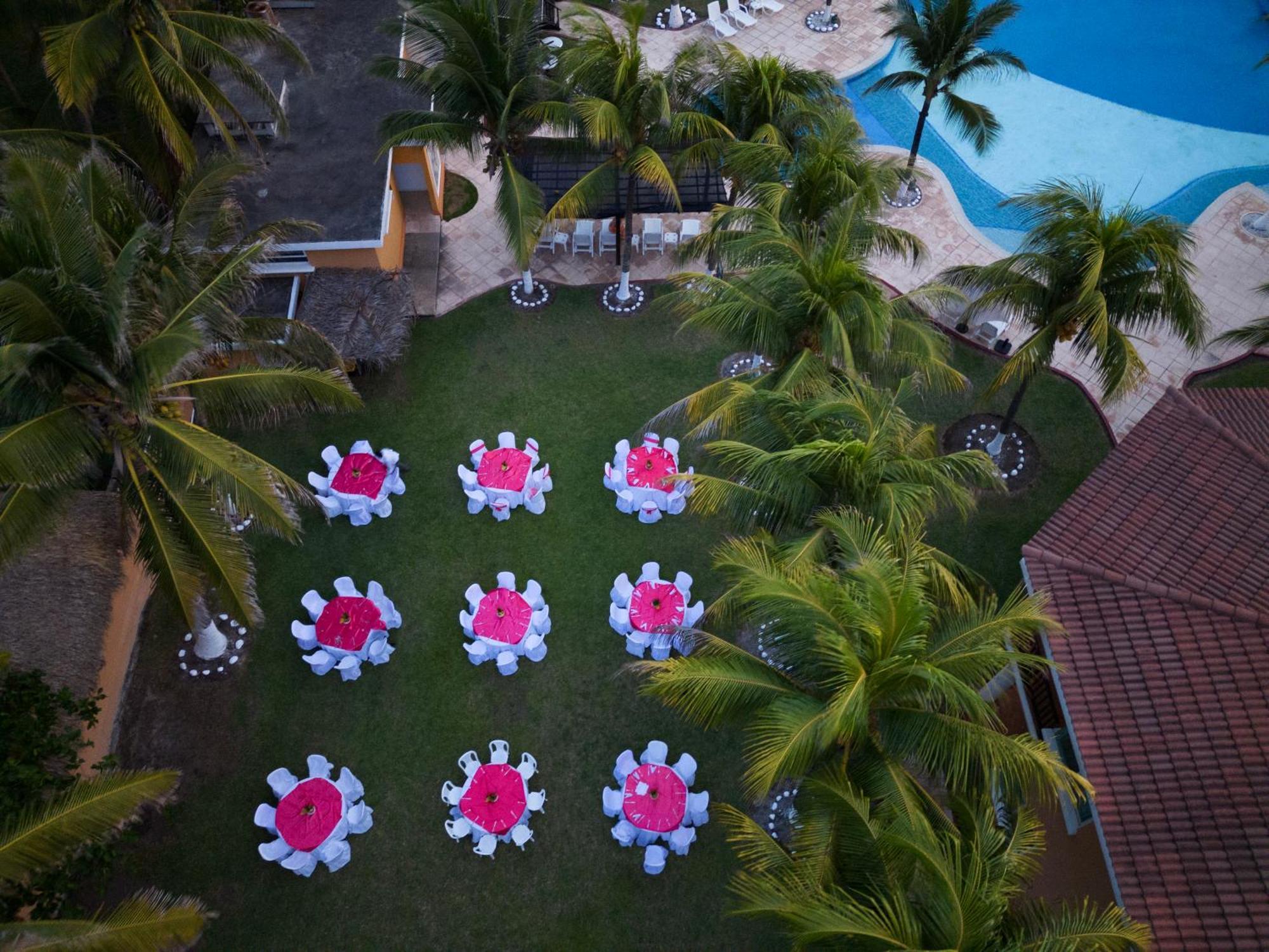 Hotel Cayman Suites 몬테리코 외부 사진