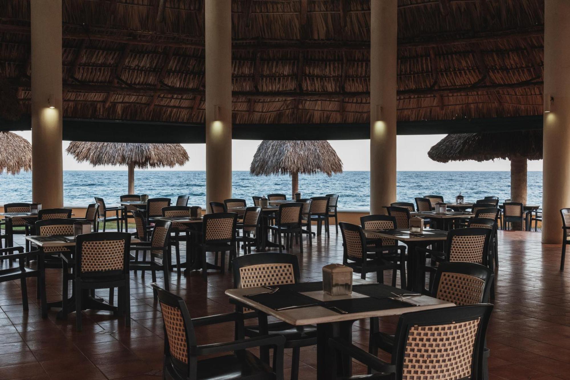 Hotel Cayman Suites 몬테리코 외부 사진