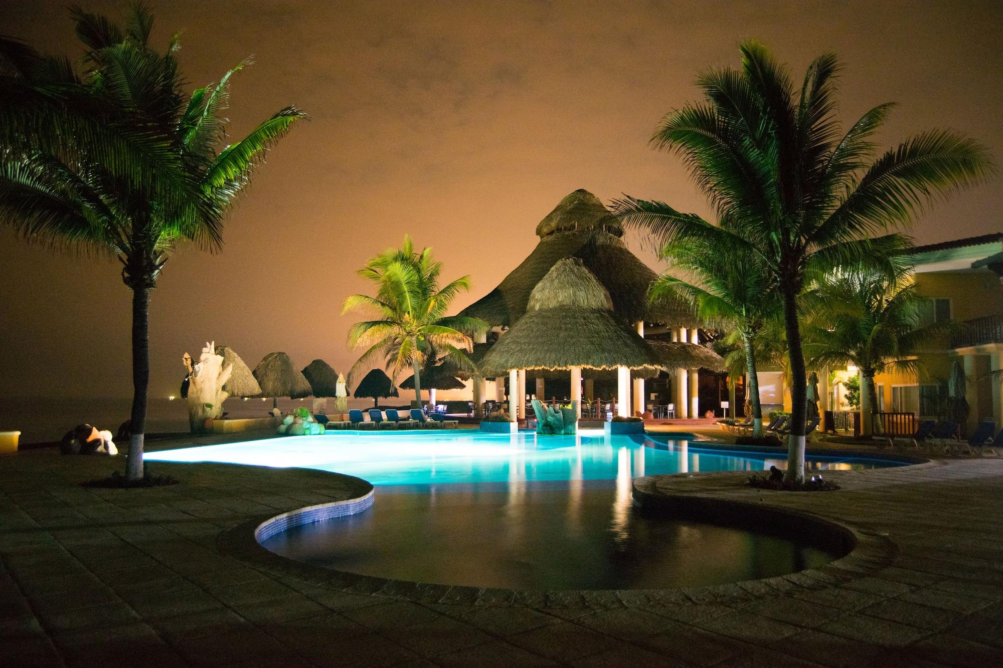 Hotel Cayman Suites 몬테리코 외부 사진